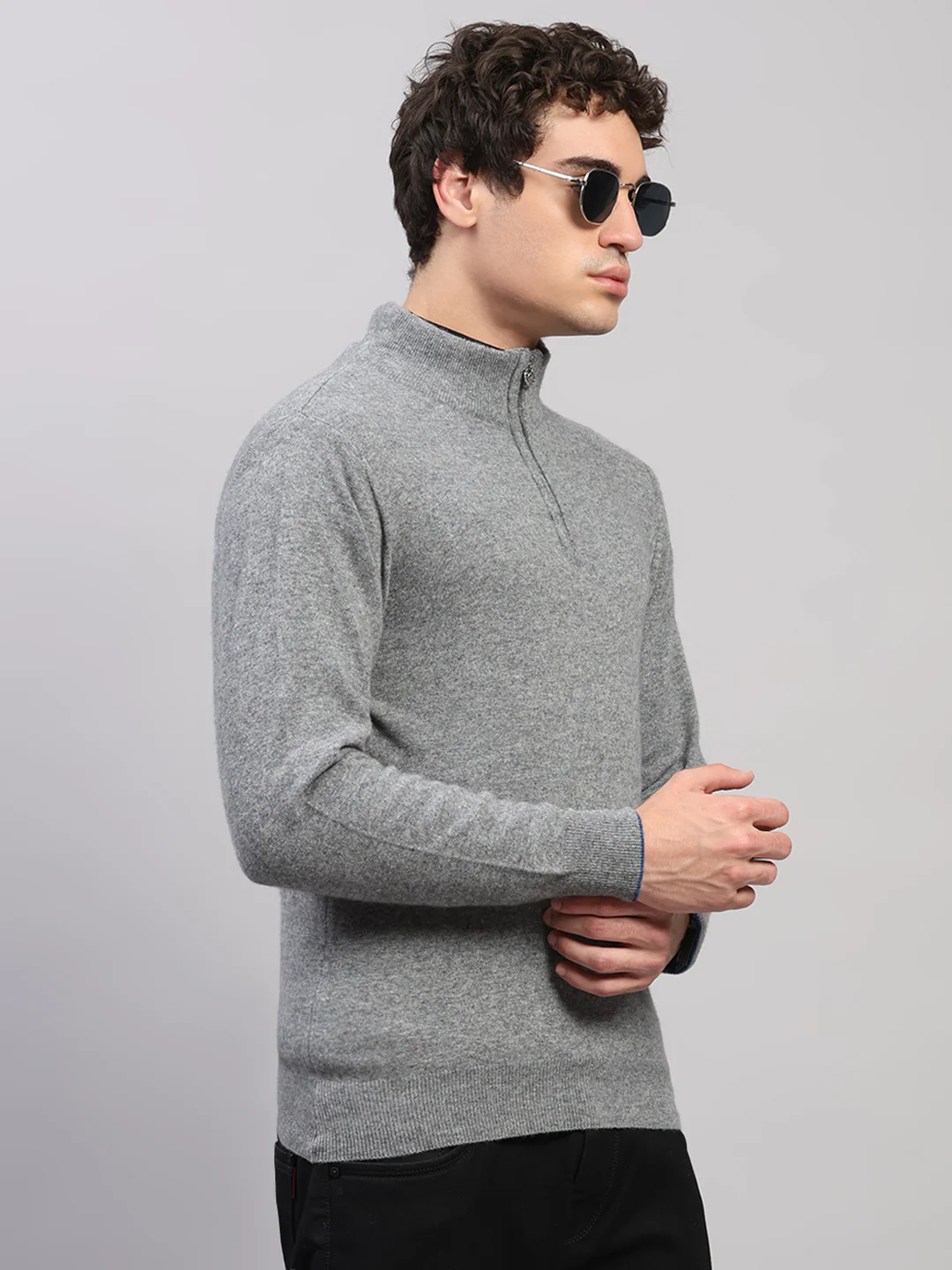 Luxuria Men Grey Solid Collar Full Sleeve Pullover - Image 4