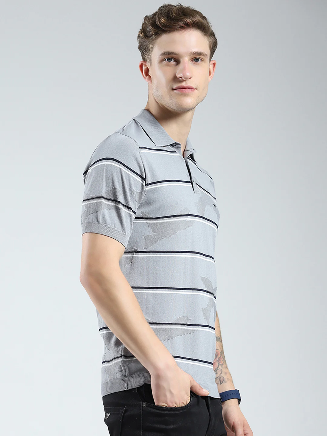 Men Grey Solid Collar Half Sleeve T-Shirt - Image 4