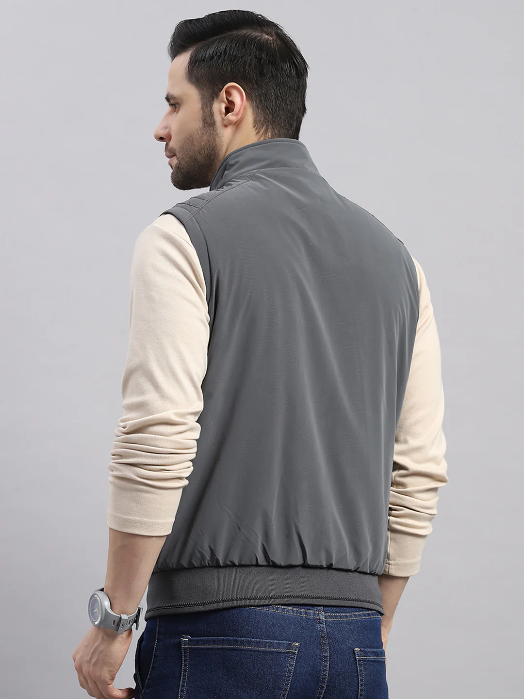 Men Grey Solid Collar Sleeveless Reversible Jacket - Image 5
