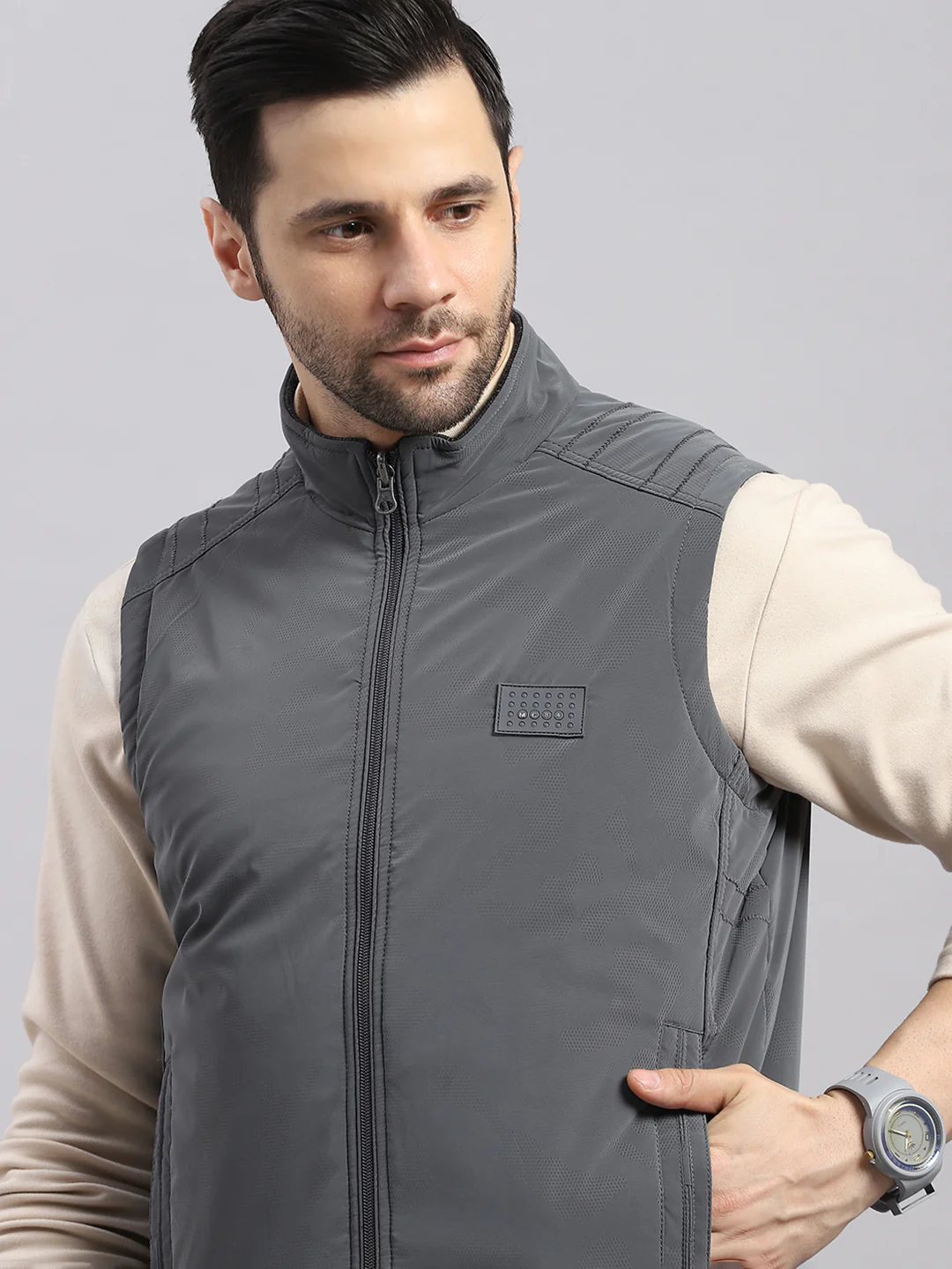 Men Grey Solid Collar Sleeveless Reversible Jacket - Image 9