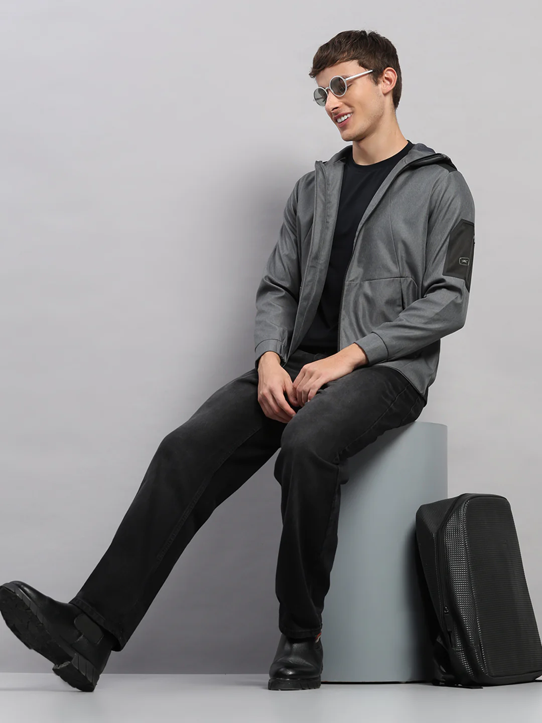 Men Grey Solid Hooded Full Sleeve Jacket - Image 2