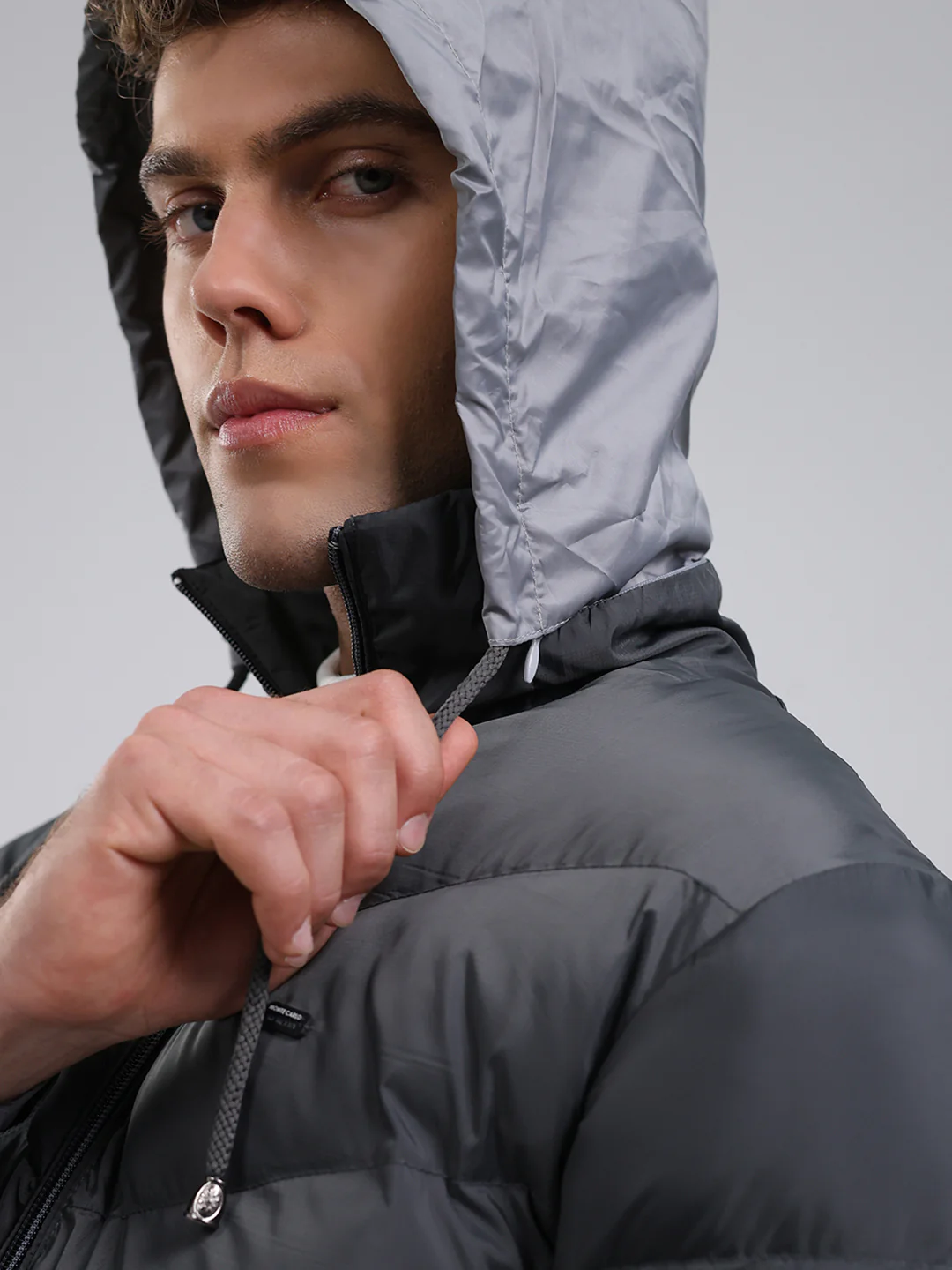 Men Grey Solid Hooded Full Sleeve Jacket - Image 9