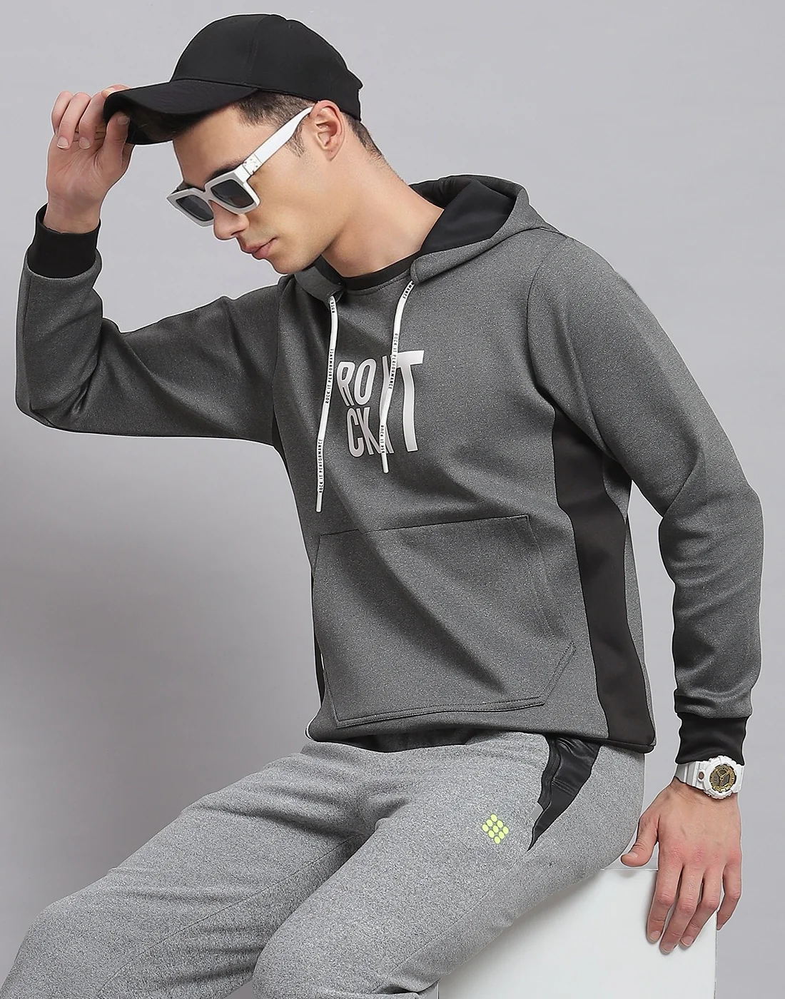 Rock.it Men Grey Solid Hooded Full Sleeve Sweatshirt - Image 2