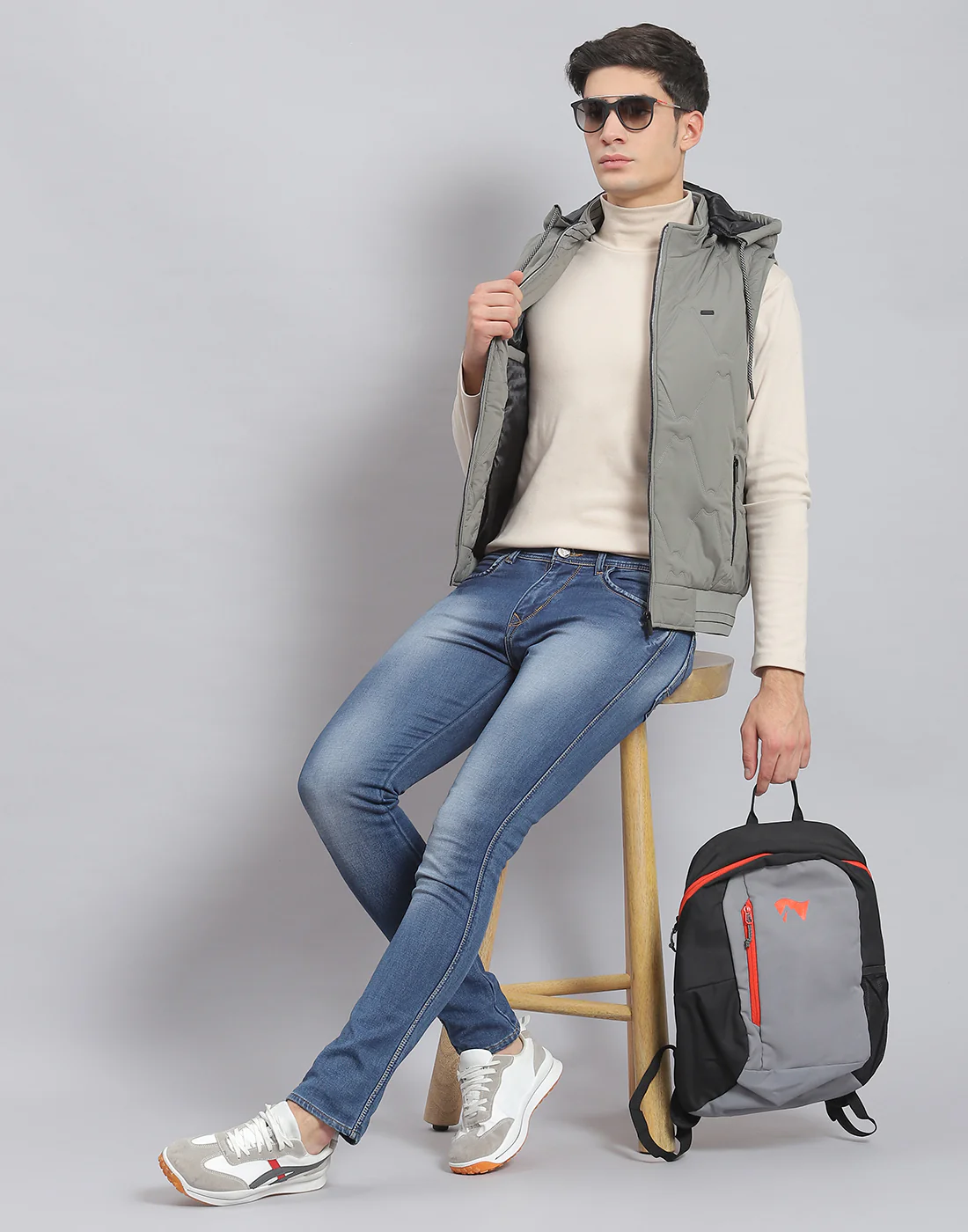 Men Grey Solid Hooded Sleeveless Jacket - Image 2