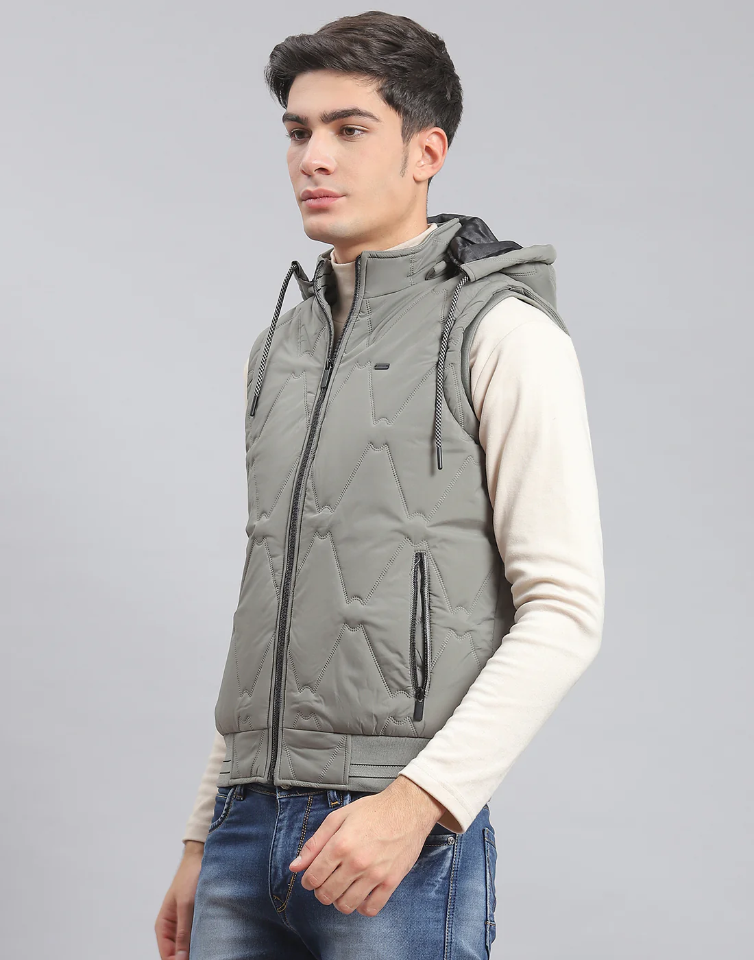 Men Grey Solid Hooded Sleeveless Jacket - Image 3