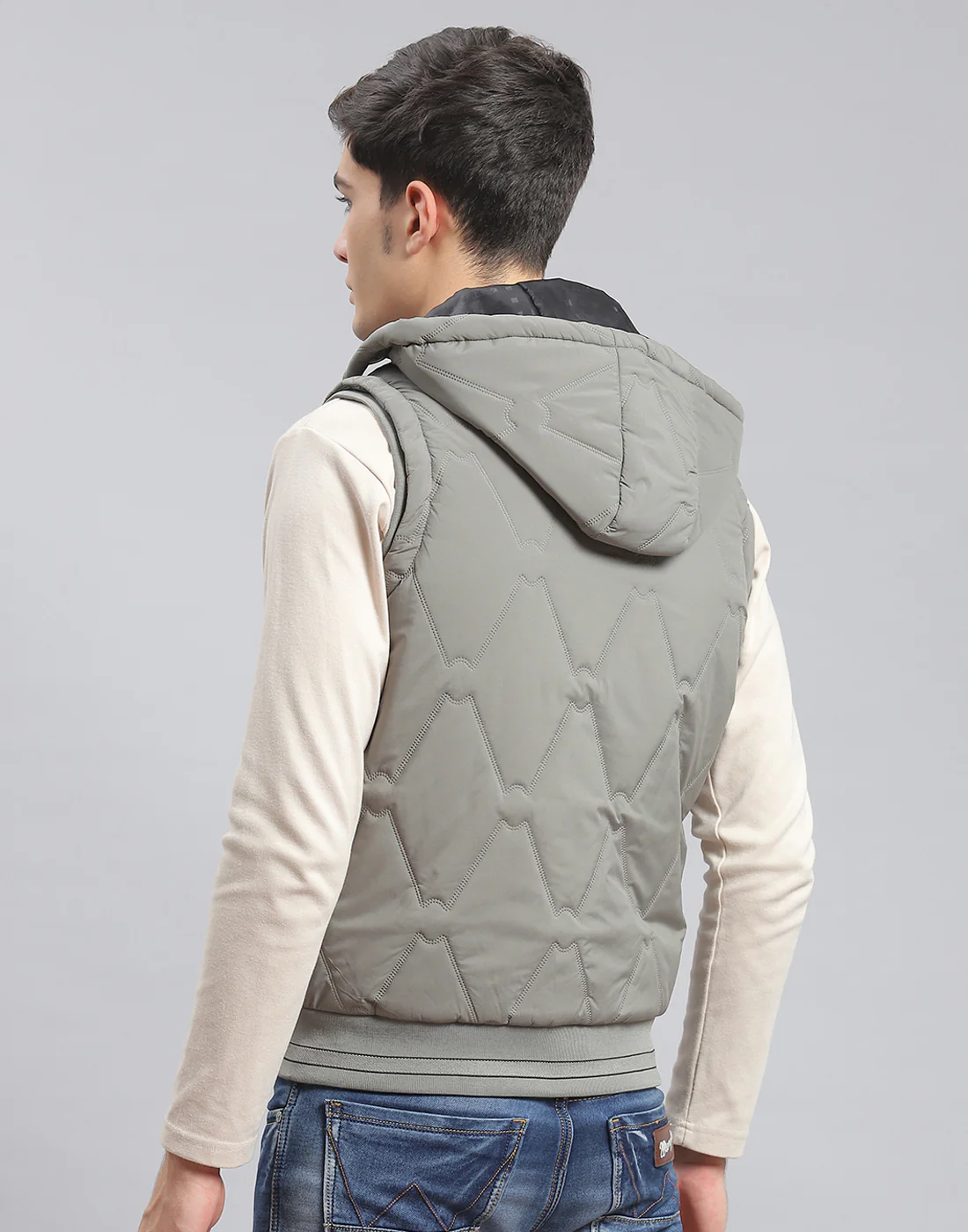 Men Grey Solid Hooded Sleeveless Jacket - Image 5