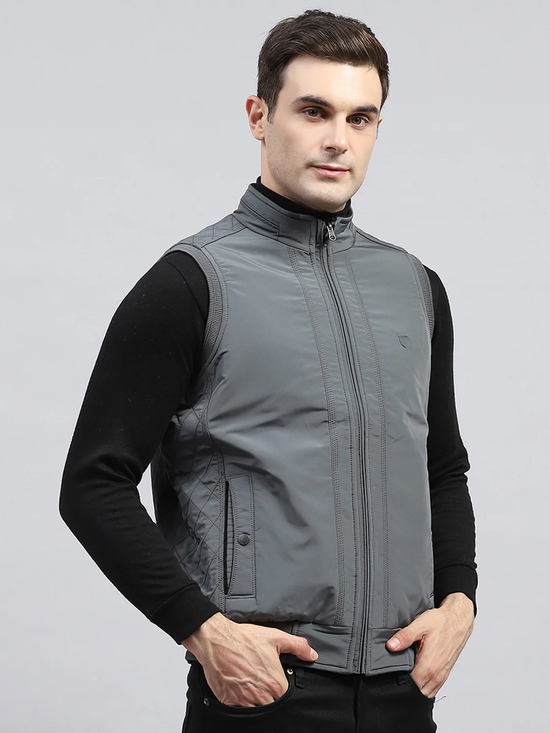 Men Grey Solid Mock Neck Sleeveless Reversible Jacket - Image 3