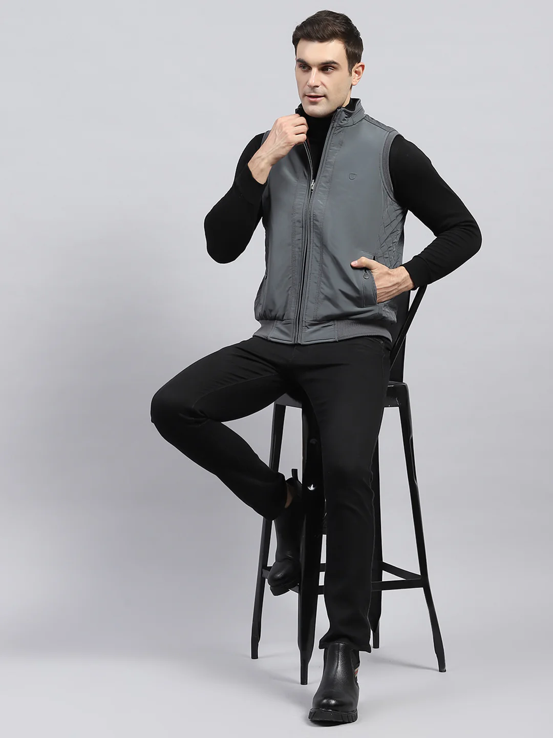 Men Grey Solid Mock Neck Sleeveless Reversible Jacket - Image 6
