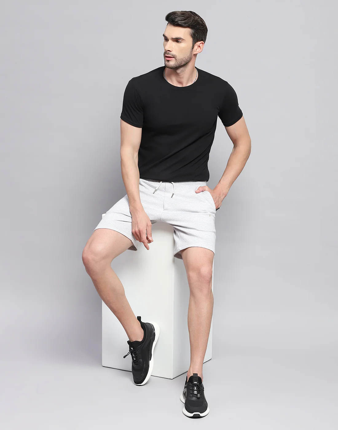 Men Grey Solid Regular Fit Bermuda - Image 2