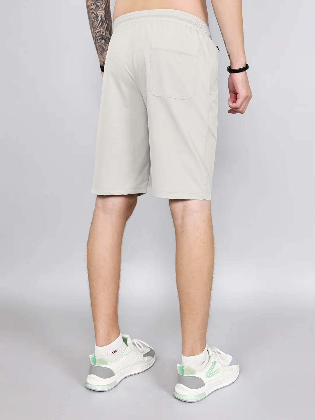 Men Grey Solid Regular Fit Shorts - Image 4