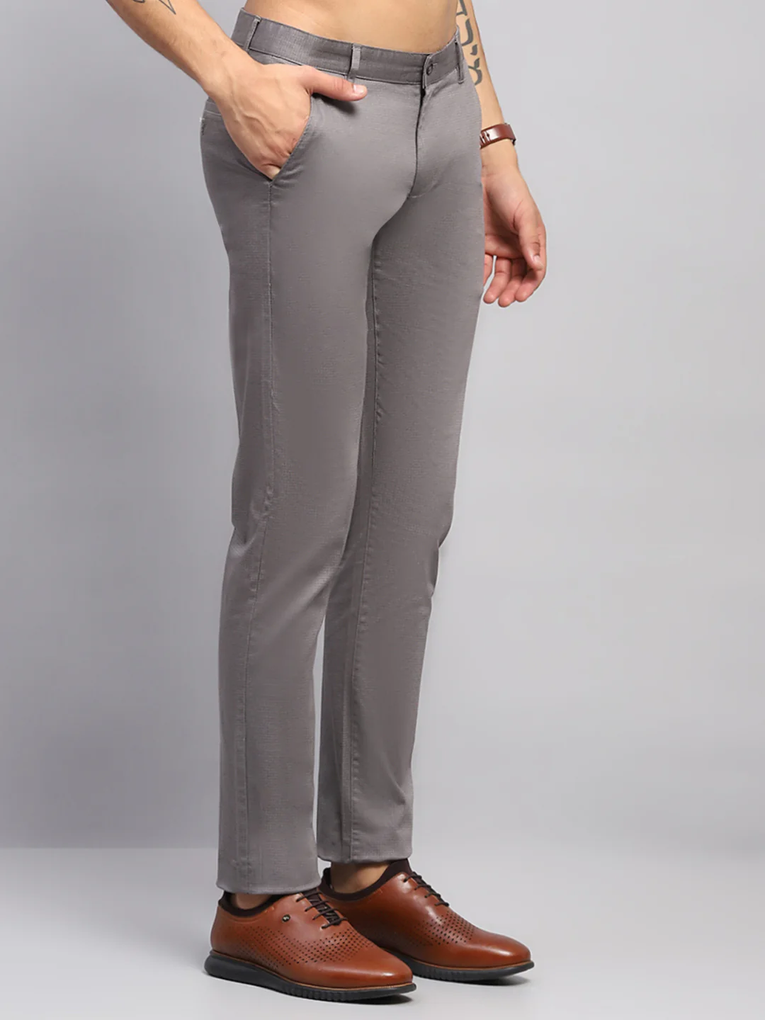Men Grey Solid Regular Fit Trouser - Image 4