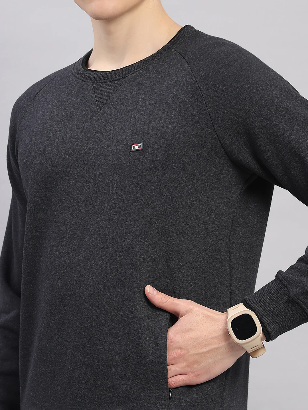 Men Grey Solid Round Neck Full Sleeve Sweatshirt - Image 6