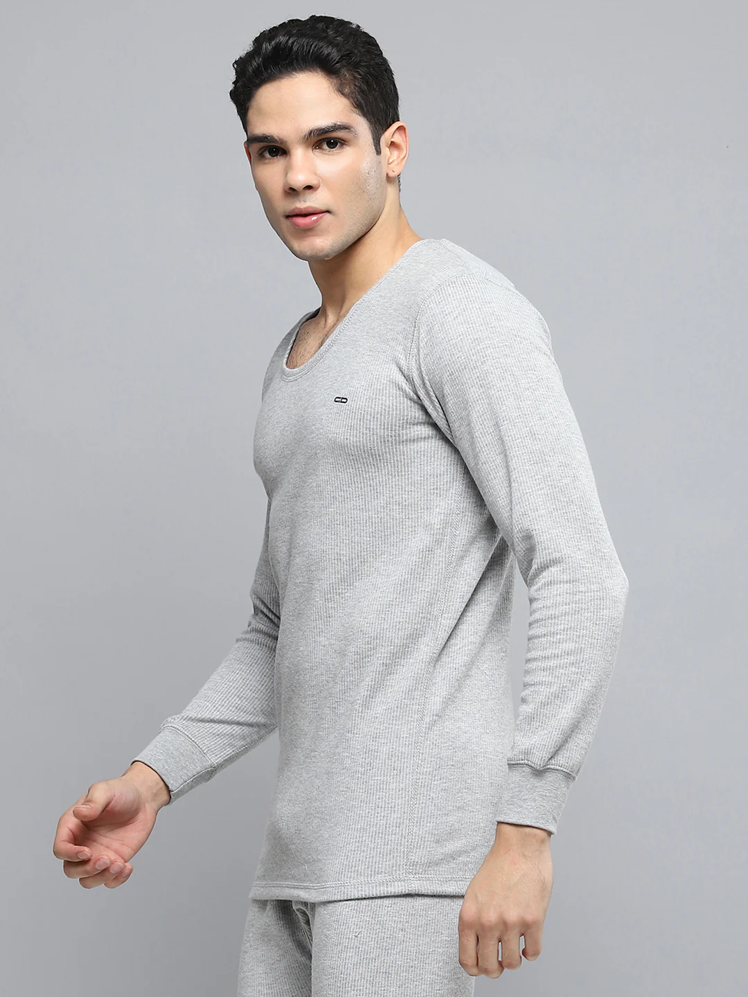 Men Grey Solid Round Neck Full Sleeve Thermal Vest - Image 3