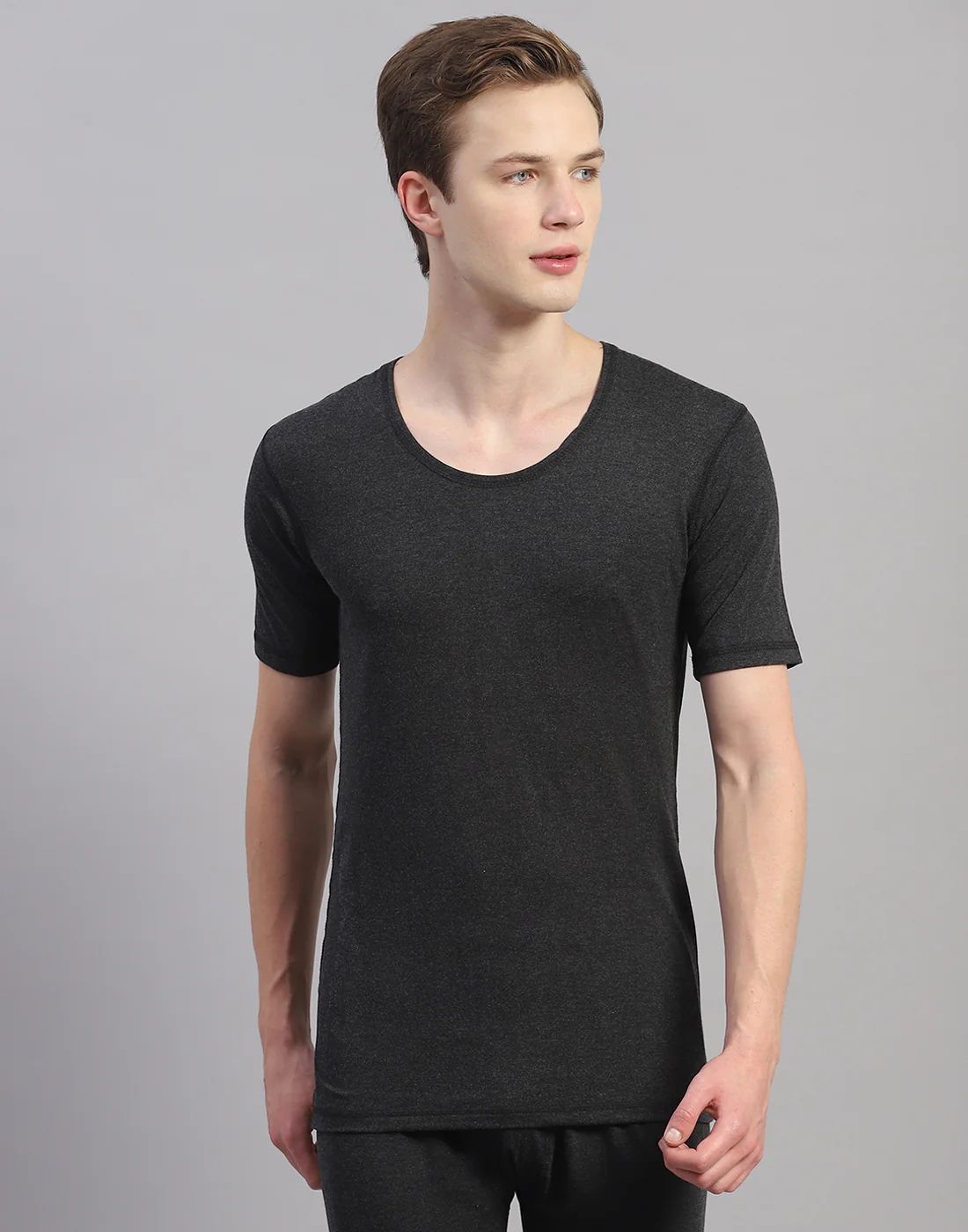 Men Grey Solid Round Neck Half Sleeve Thermal Vest - Image 2