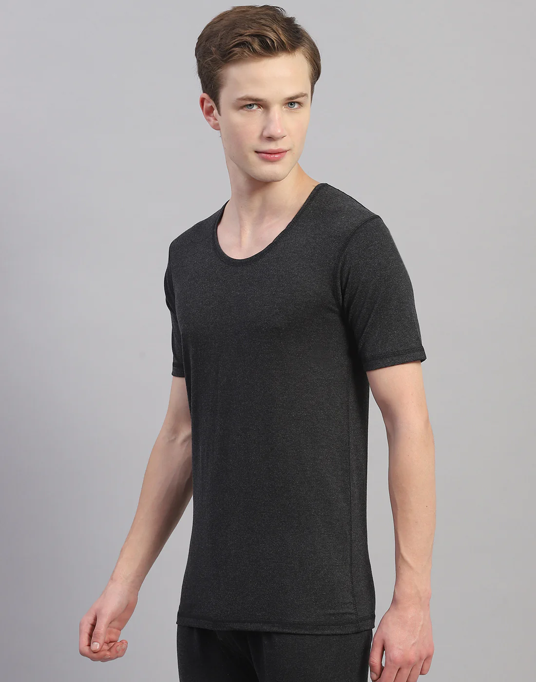 Men Grey Solid Round Neck Half Sleeve Thermal Vest - Image 3