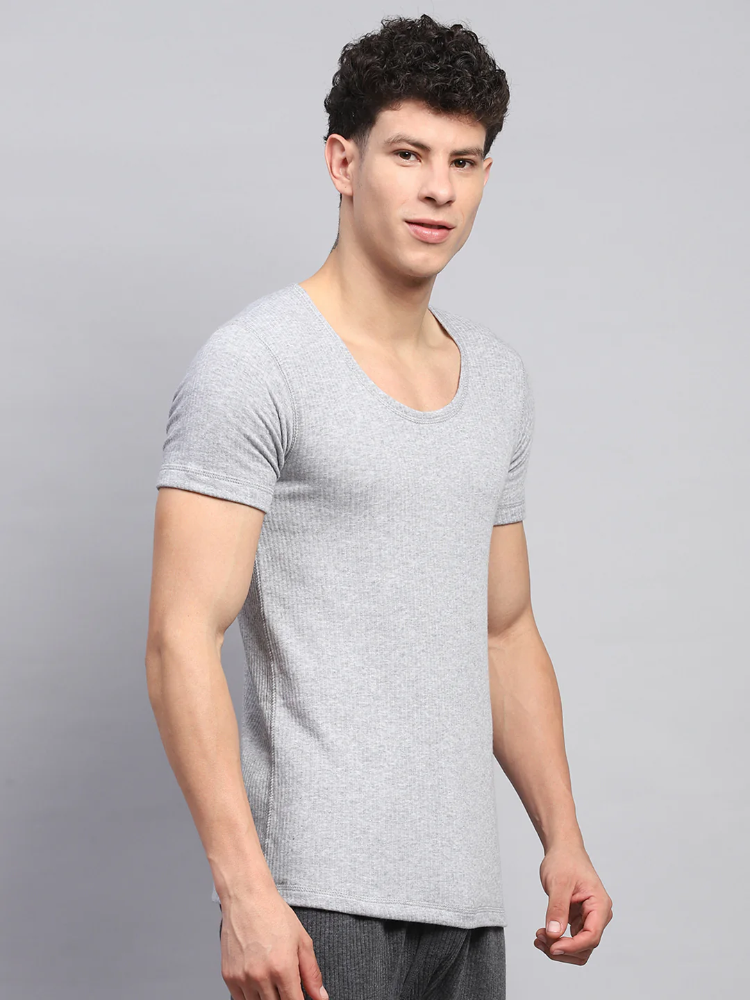 Men Grey Solid Round Neck Half Sleeve Thermal Vest - Image 4