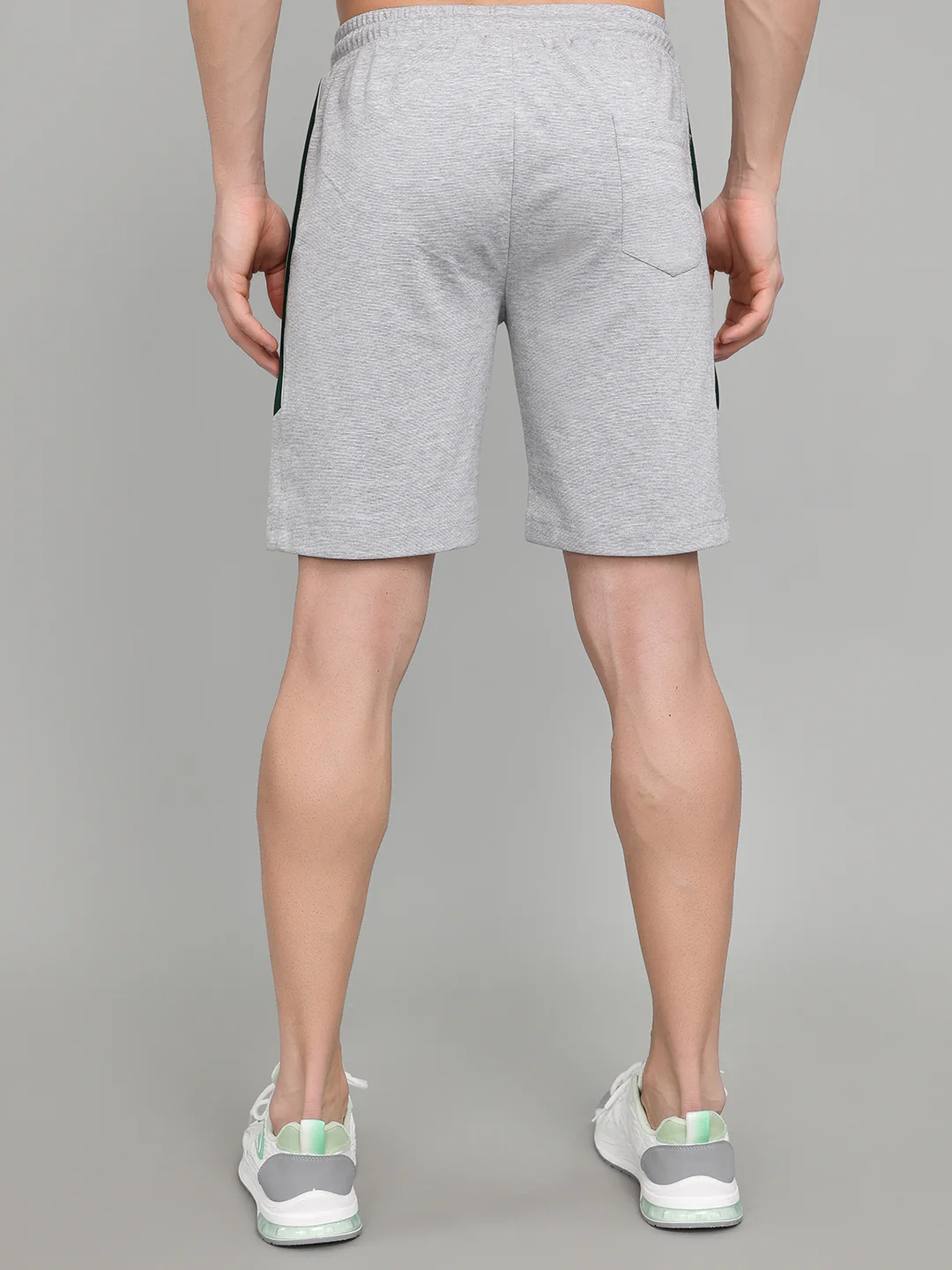 Men Grey Solid Slim Fit Bermuda - Image 4