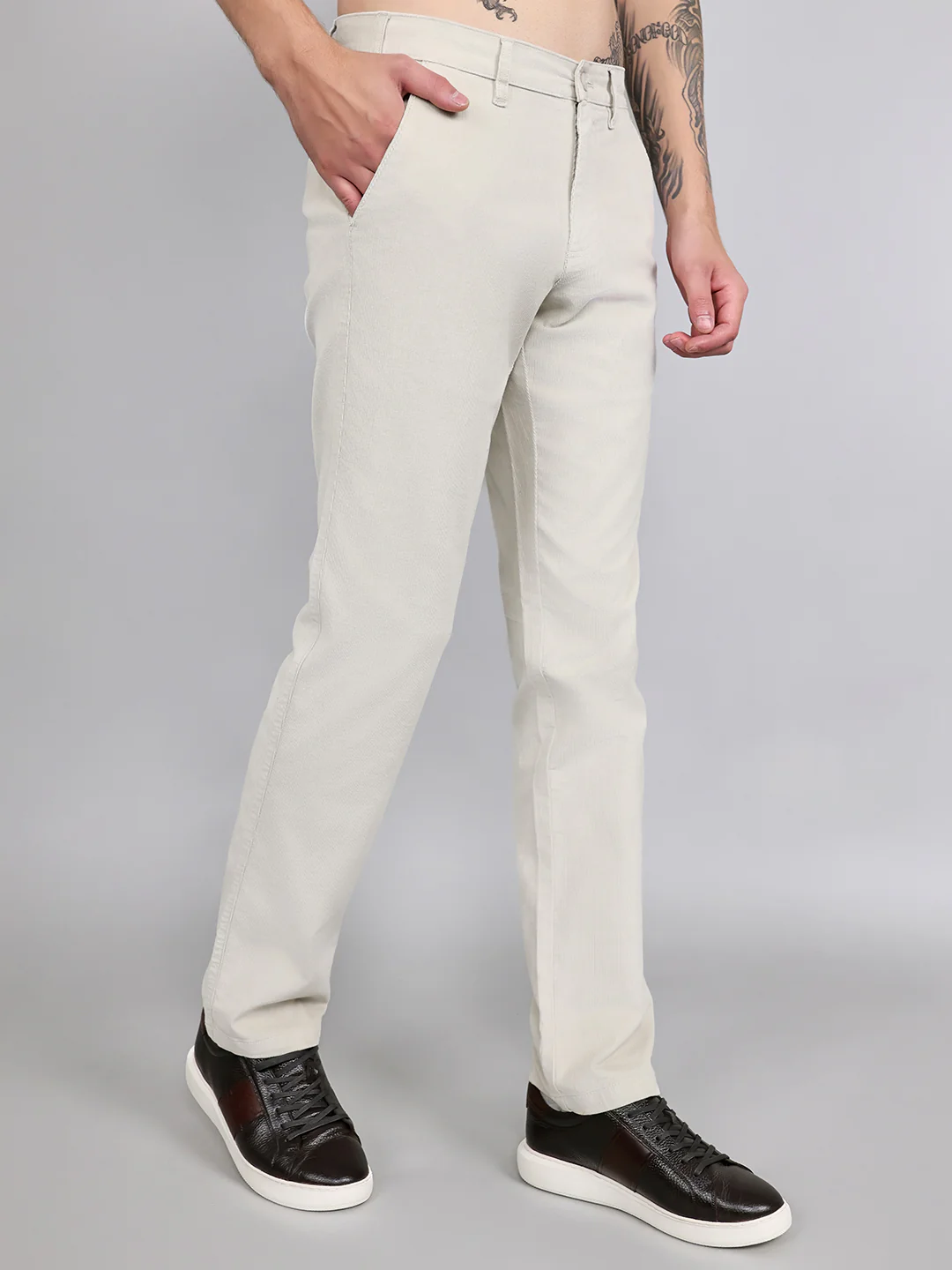 Men Grey Solid Slim Fit Trouser - Image 3