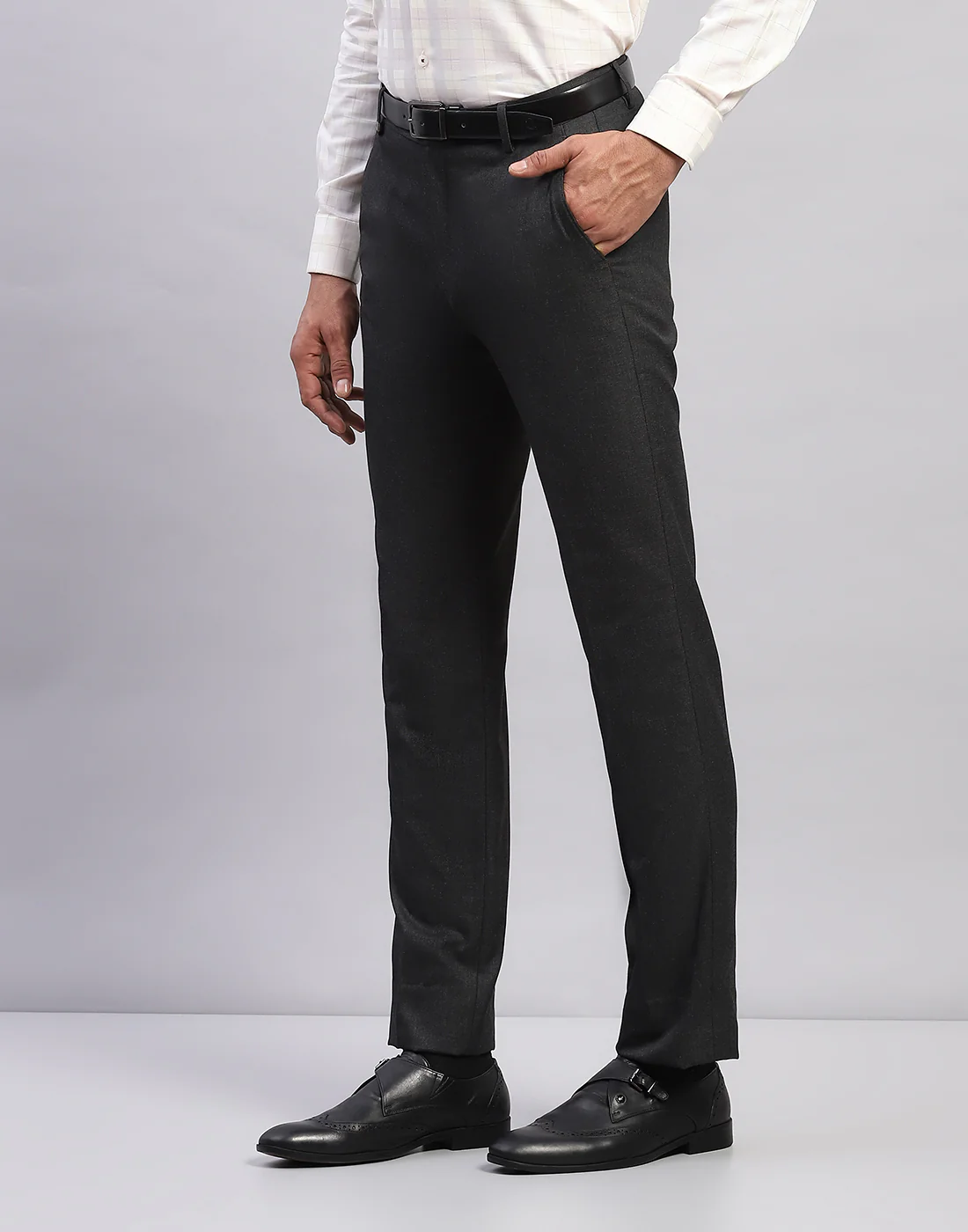 Men Grey Solid Smart Fit Trouser - Image 3