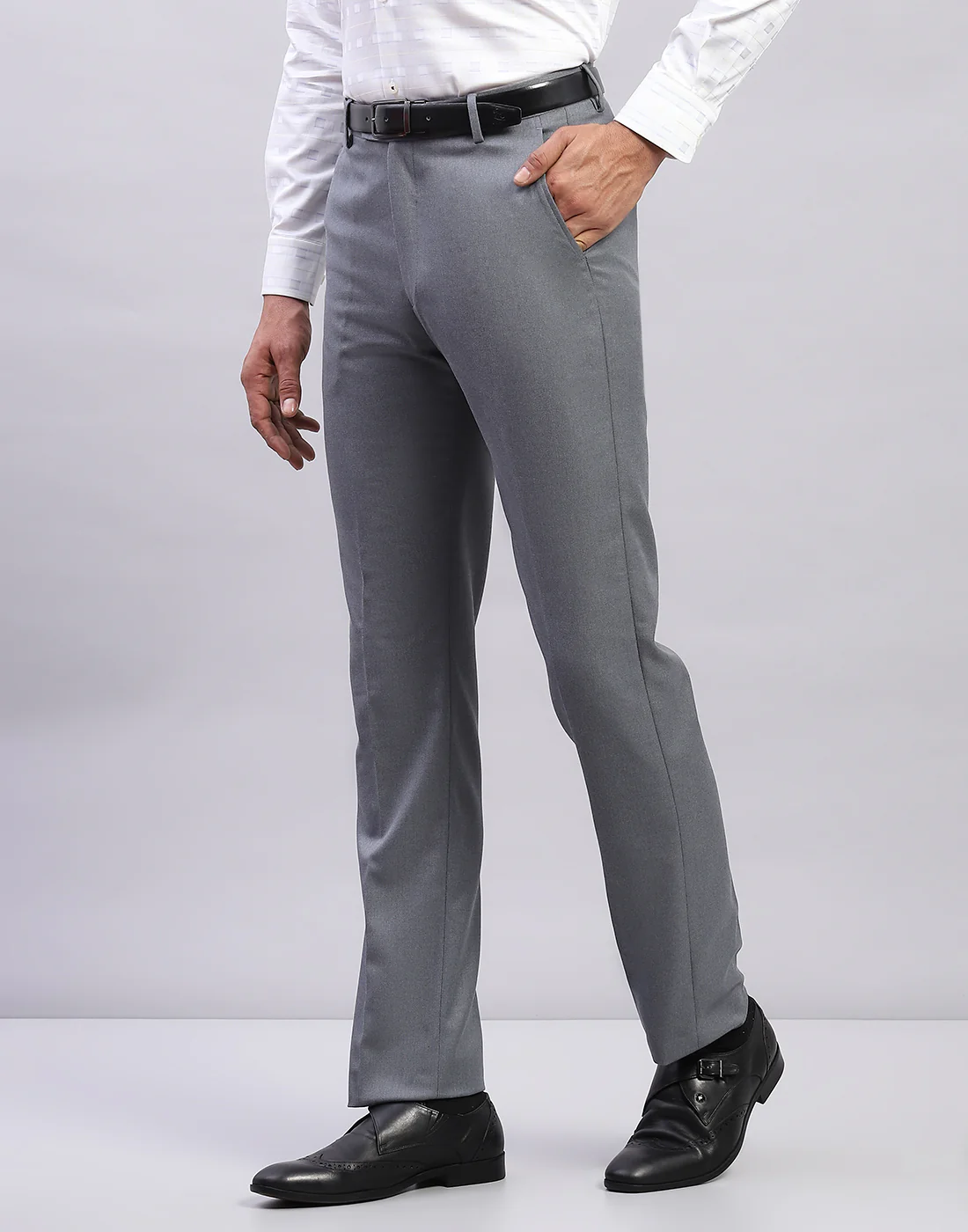 Men Grey Solid Smart Fit Trouser - Image 3