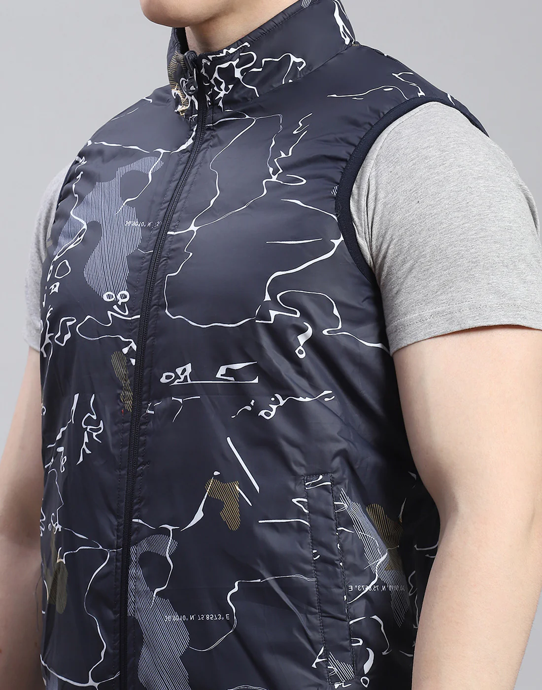Men Grey Solid Stand Collar Full Sleeve Reversible Jacket - 2 Pc set - Image 15