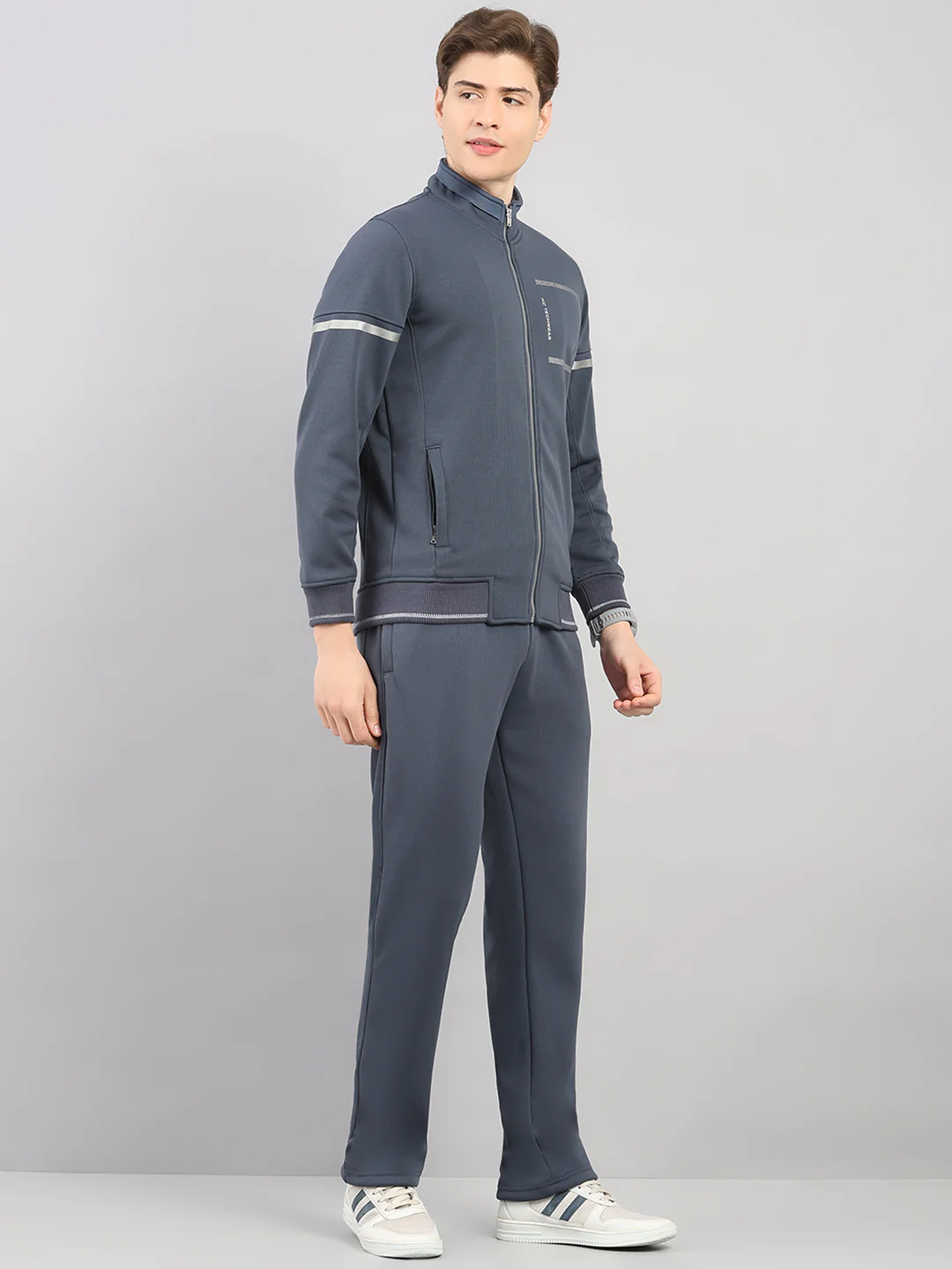 Men Grey Solid Stand Collar Full Sleeve Winter Tracksuit - Image 4