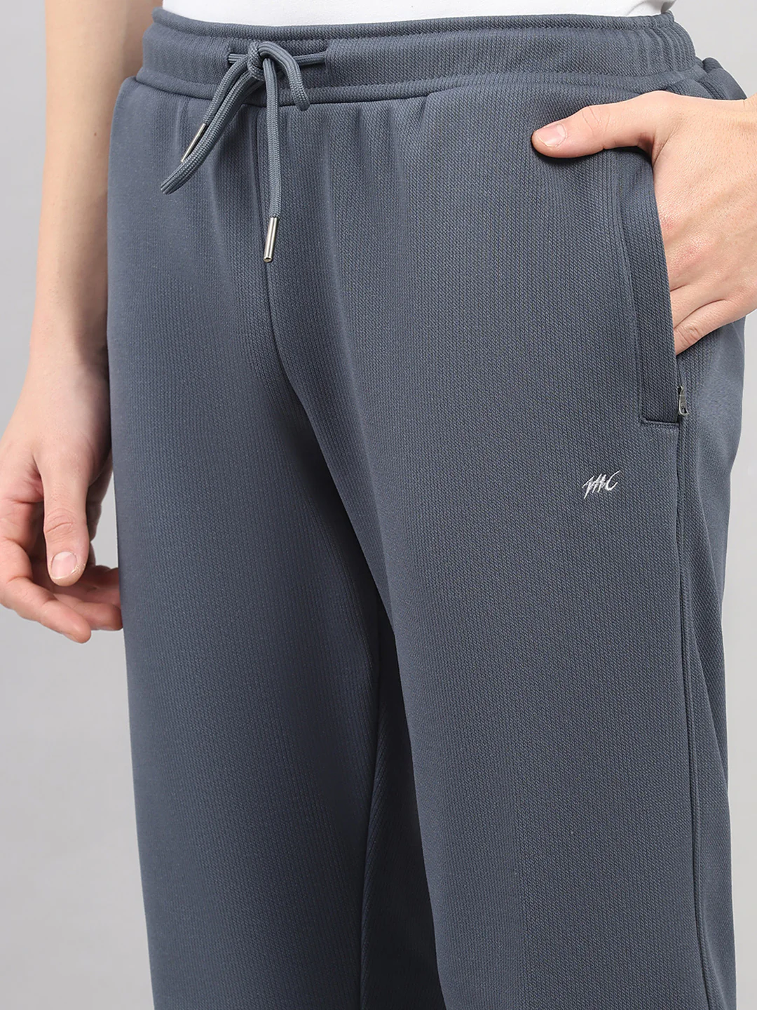 Men Grey Solid Stand Collar Full Sleeve Winter Tracksuit - Image 8