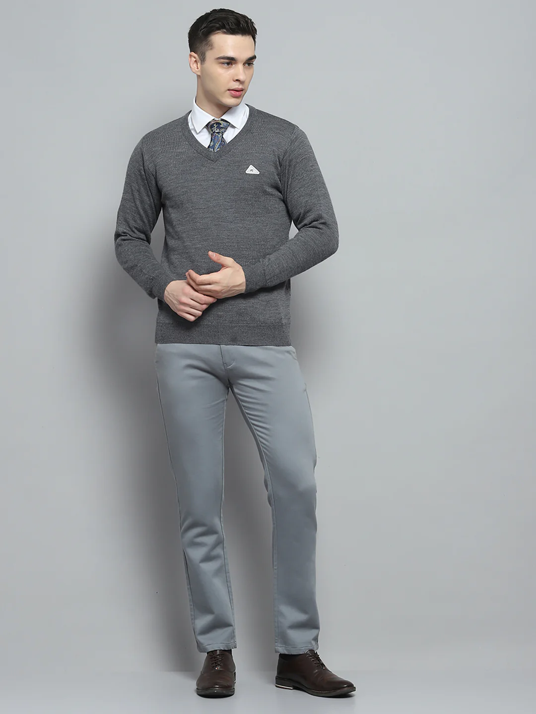 Men Grey Solid V Neck Full Sleeve Pullover - Image 2