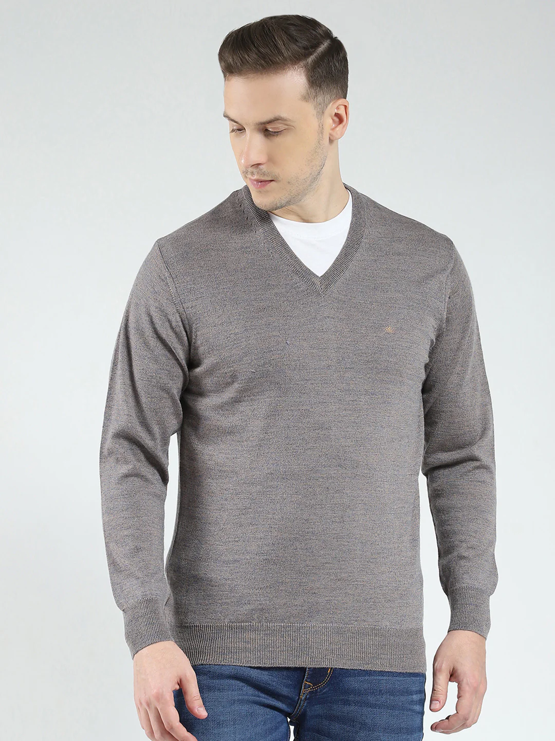 Men Grey Solid V Neck Full Sleeve Pullover - Image 4