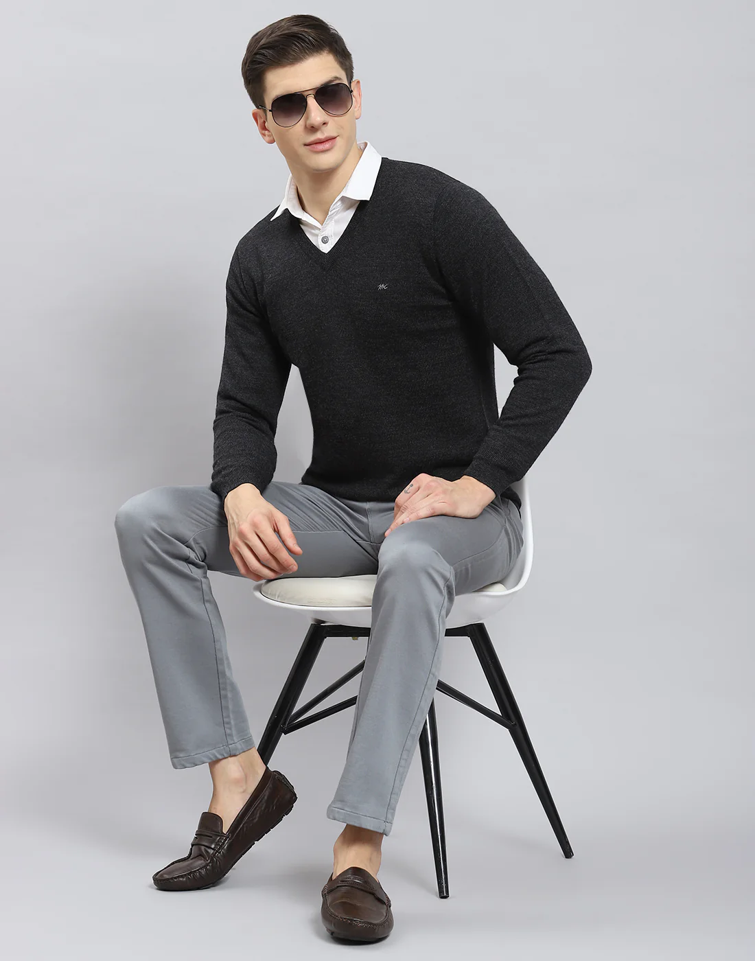 Men Grey Solid V Neck Full Sleeve Pullover - Image 2
