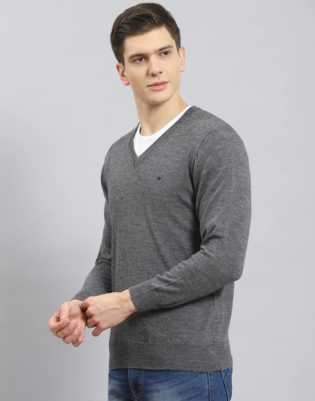 Men Grey Solid V Neck Full Sleeve Pullover - Image 4
