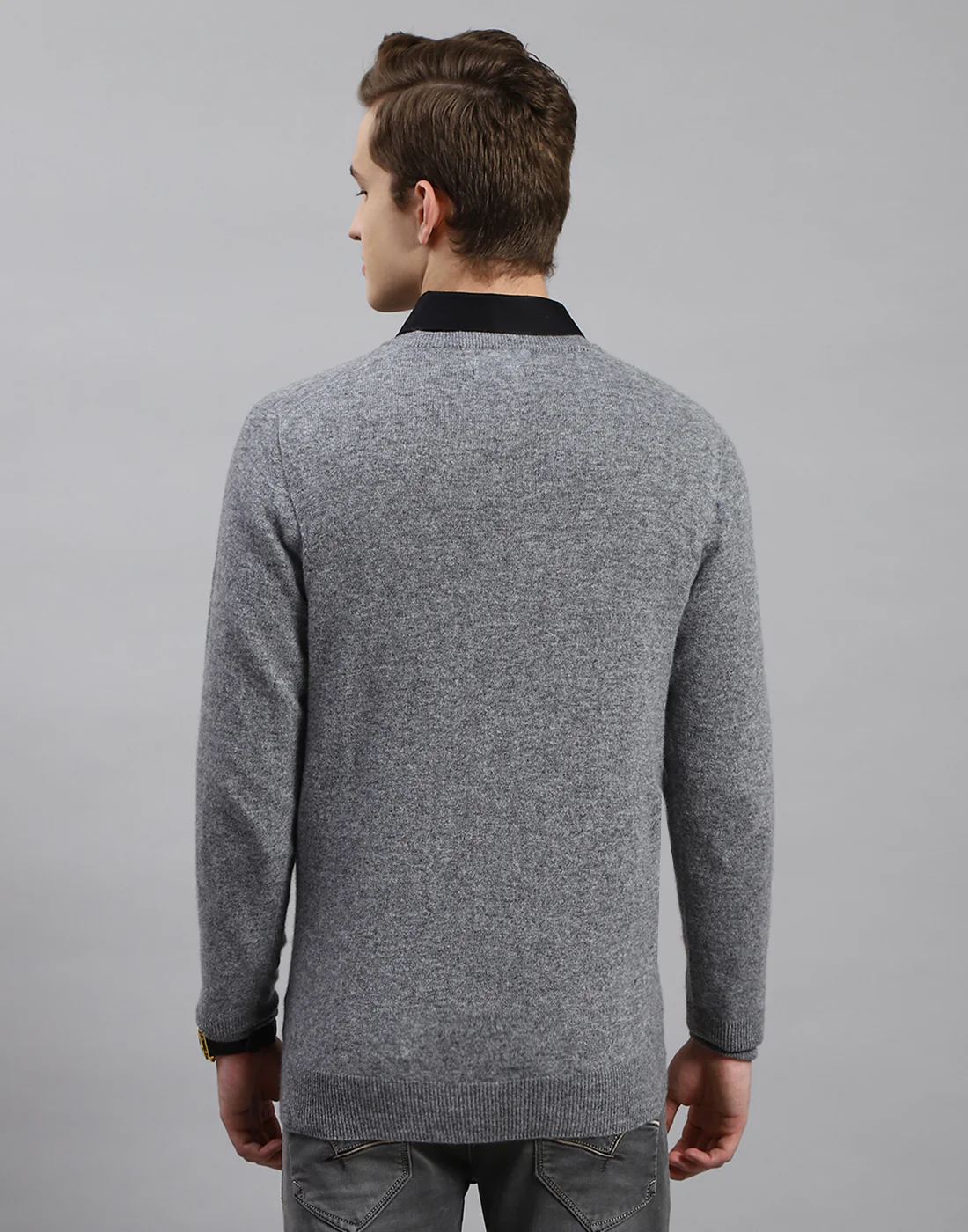 Men Grey Solid V Neck Full Sleeve Pullover - Image 5