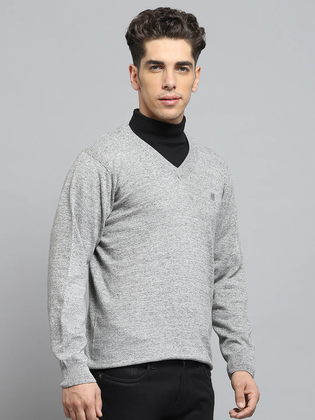 Men Grey Solid V Neck Full Sleeve Pullover - Image 4