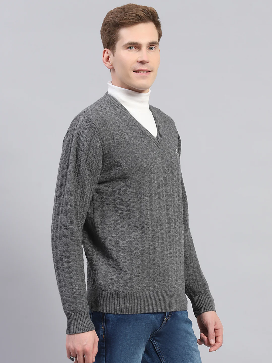 Men Grey Solid V Neck Full Sleeve Pullover - Image 4
