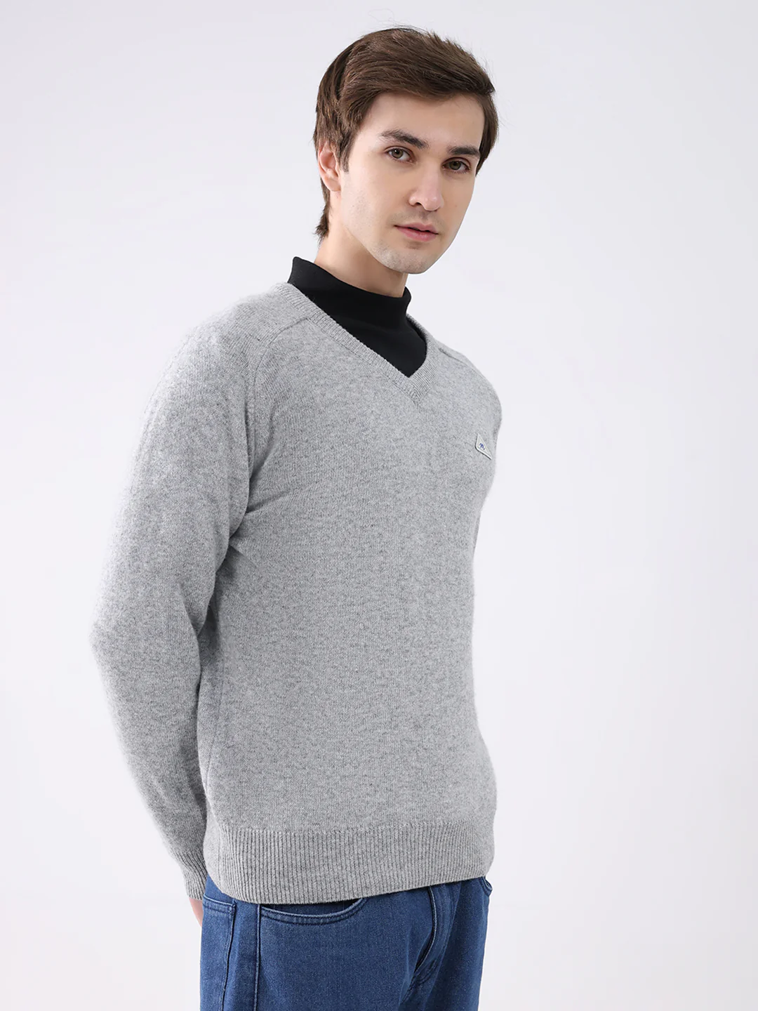 Men Grey Solid V Neck Full Sleeve Pullover - Image 4