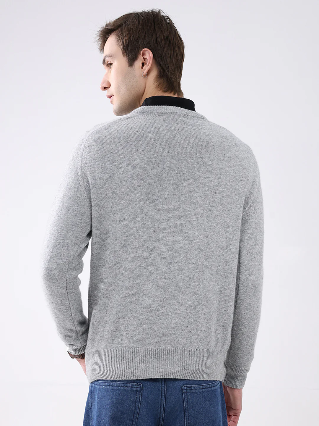 Men Grey Solid V Neck Full Sleeve Pullover - Image 5
