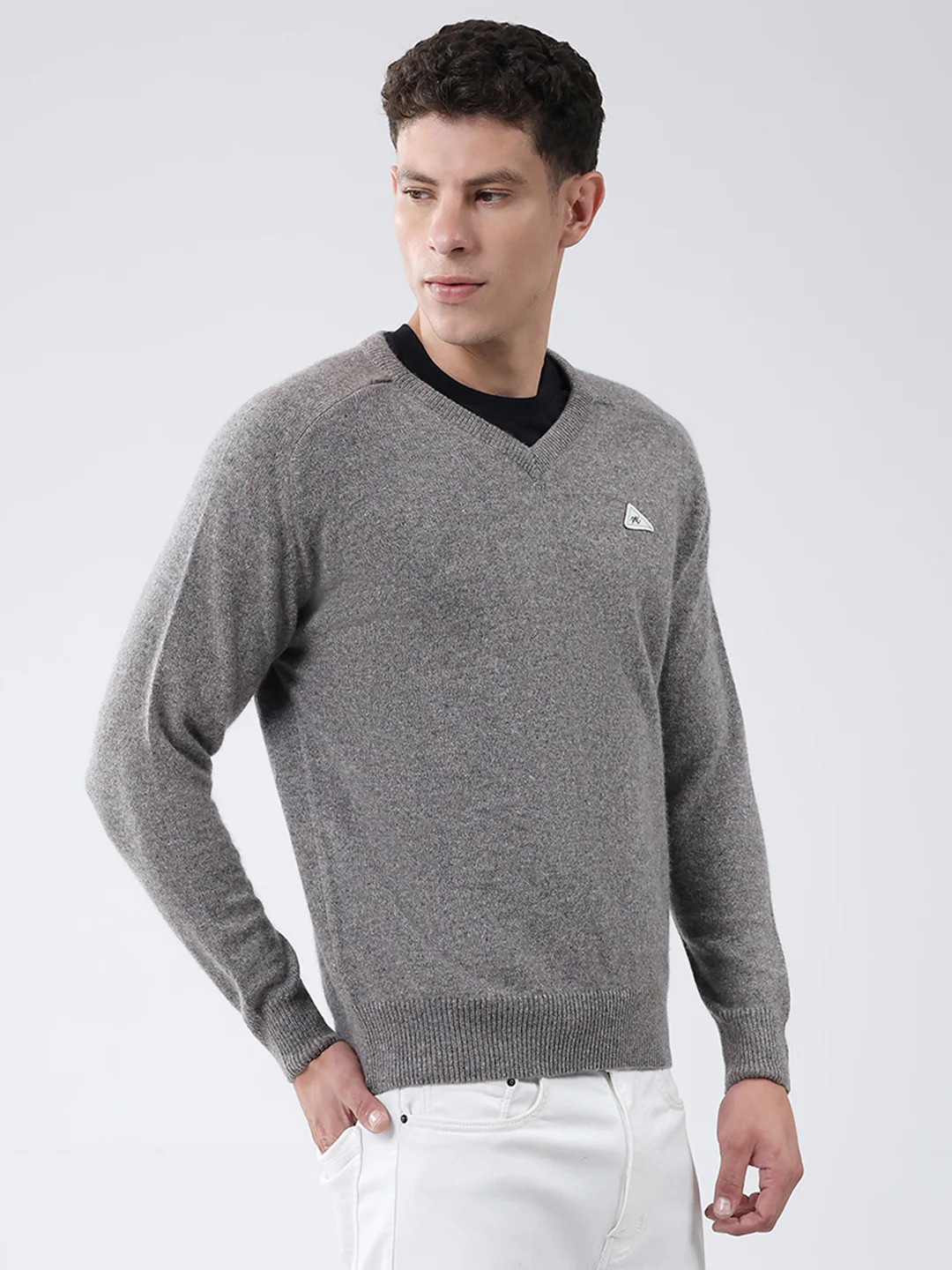 Men Grey Solid V Neck Full Sleeve Pullover - Image 4