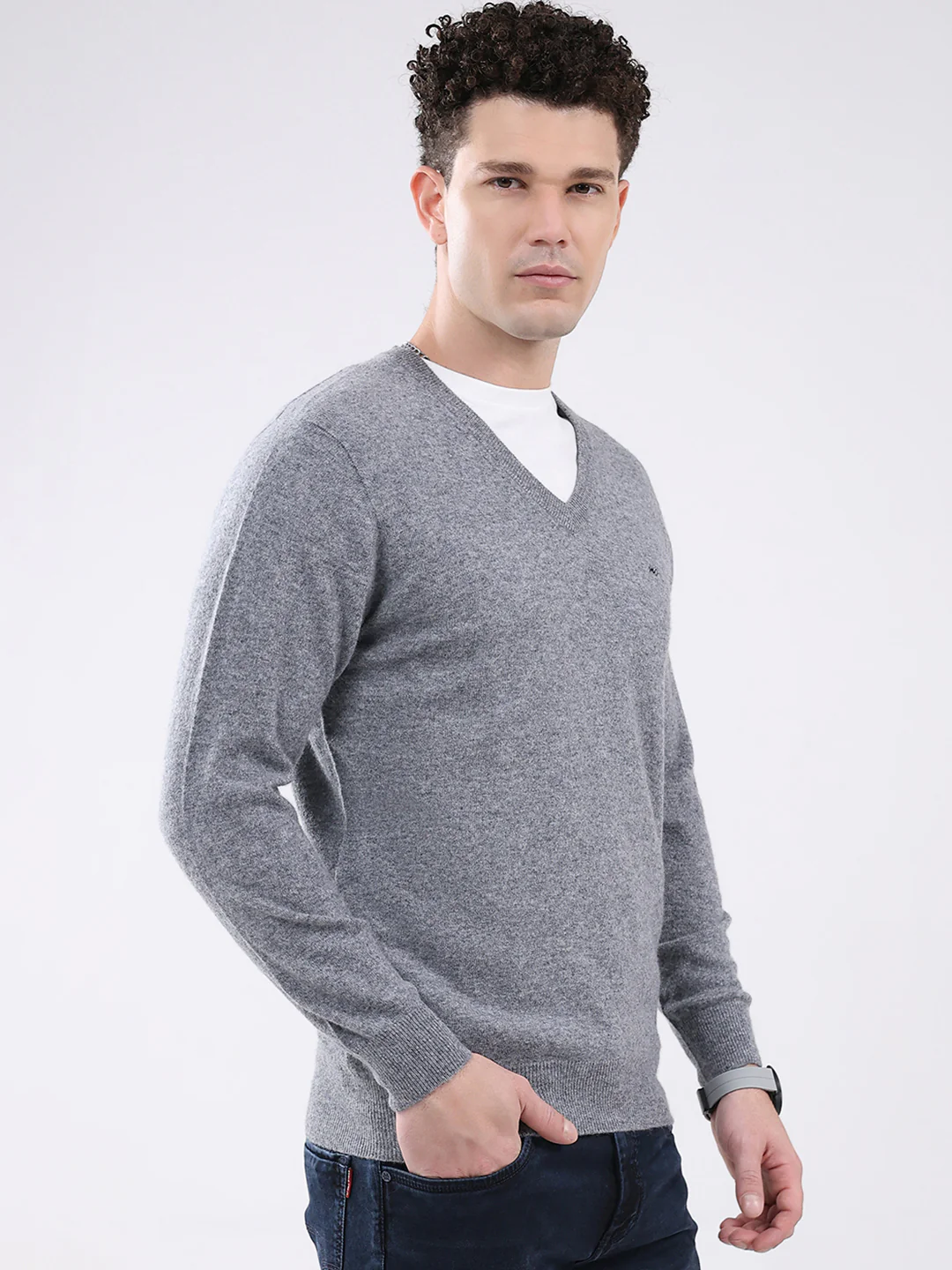 Men Grey Solid V Neck Full Sleeve Pullover - Image 4