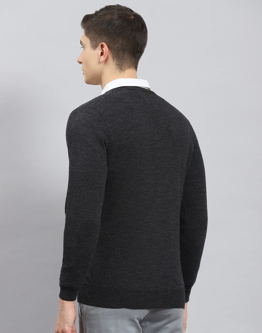 Men Grey Solid V Neck Full Sleeve Sweater - Image 7