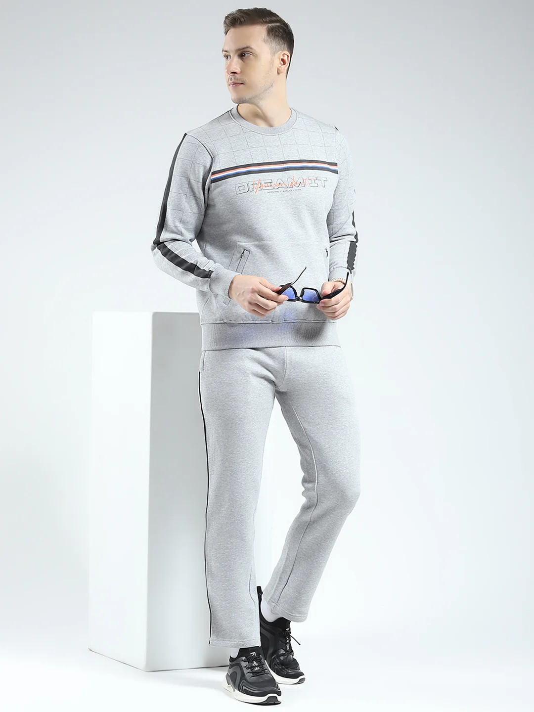 Men Grey Solid Round Neck Full Sleeve Winter Tracksuit - Image 2