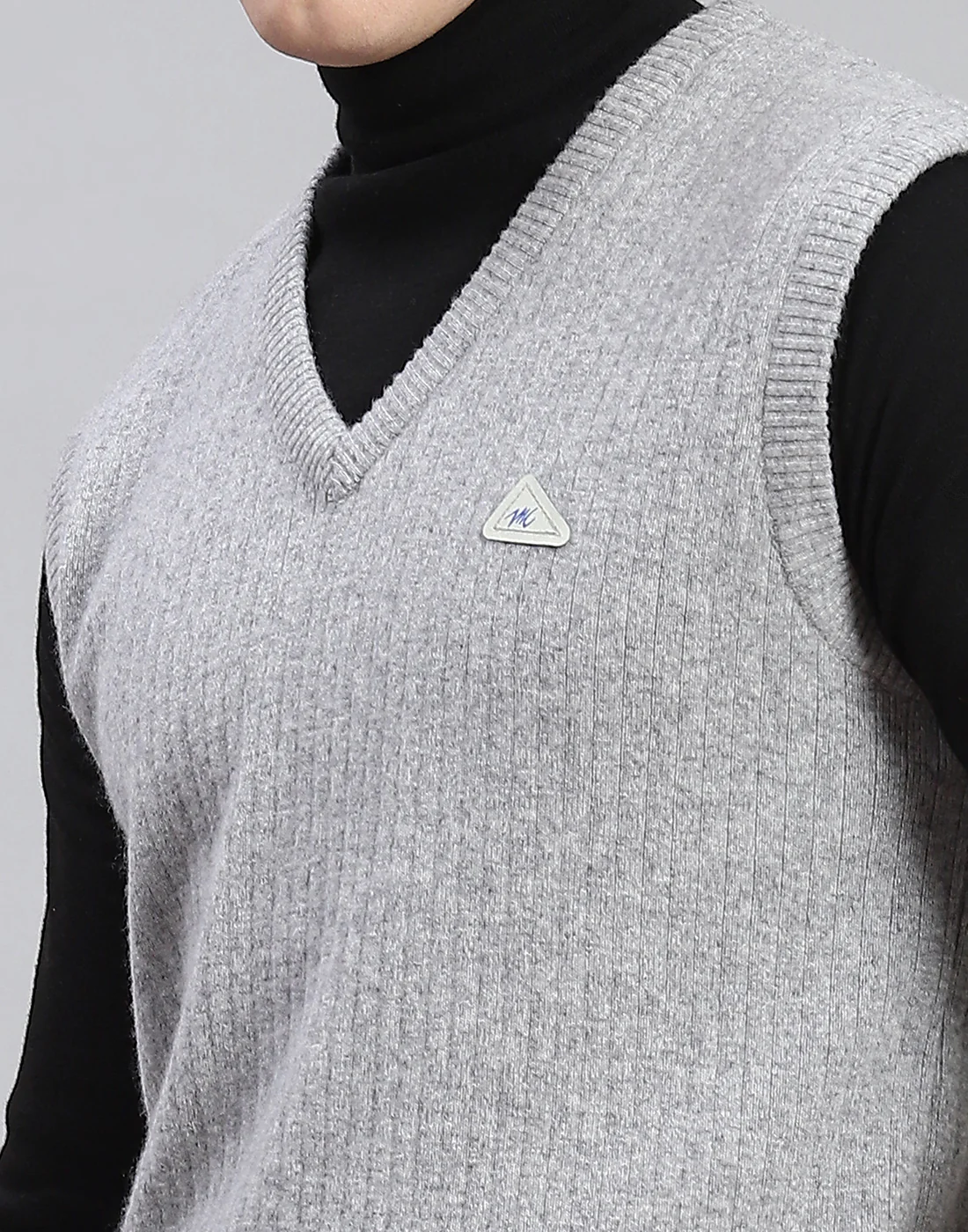 Men Grey Solid V Neck Sleeveless Sweater - Image 6