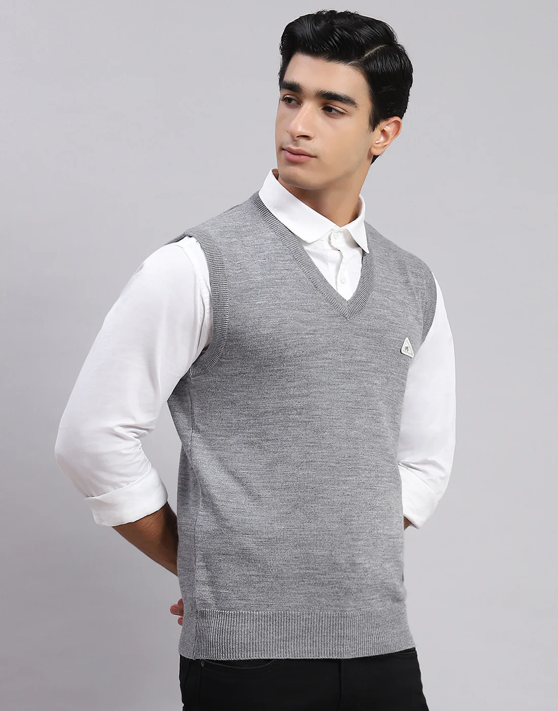 Men Grey Solid V Neck Sleeveless Sweater - Image 4