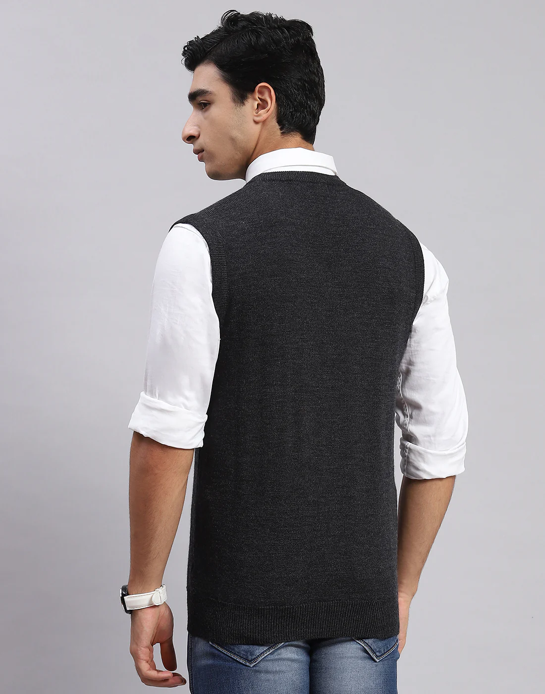 Men Grey Solid V Neck Sleeveless Sweater - Image 4