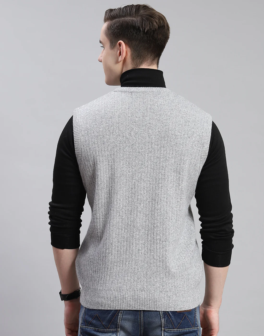 Men Grey Solid V Neck Sleeveless Sweater - Image 5