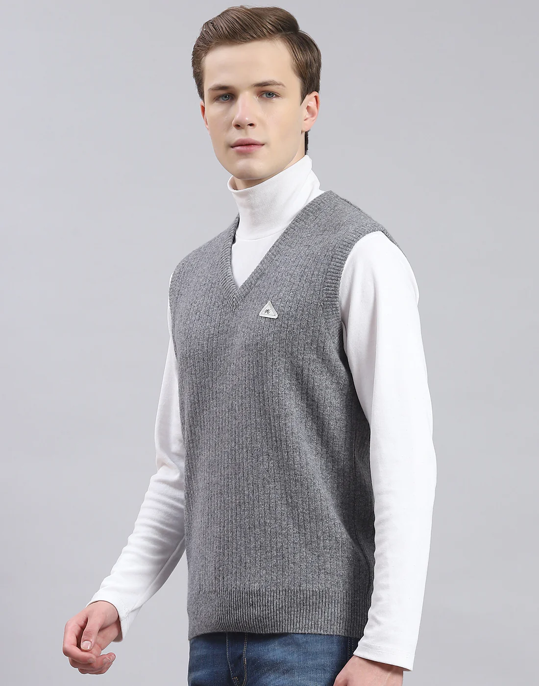 Men Grey Solid V Neck Sleeveless Sweater - Image 3