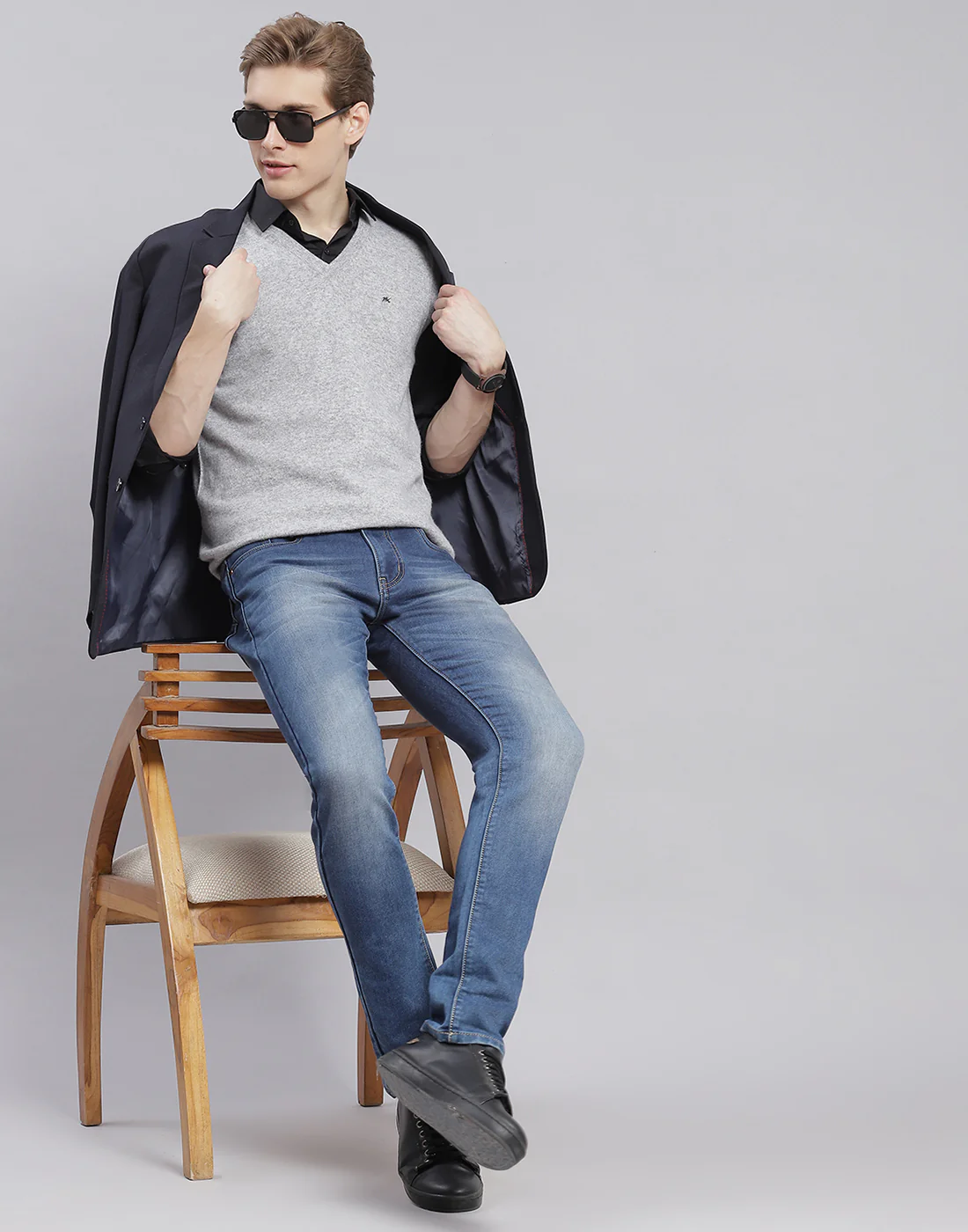 Men Grey Solid V Neck Sleeveless Sweater - Image 2