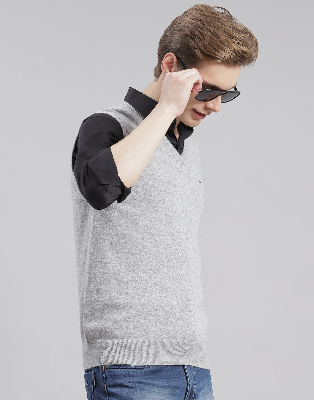 Men Grey Solid V Neck Sleeveless Sweater - Image 6