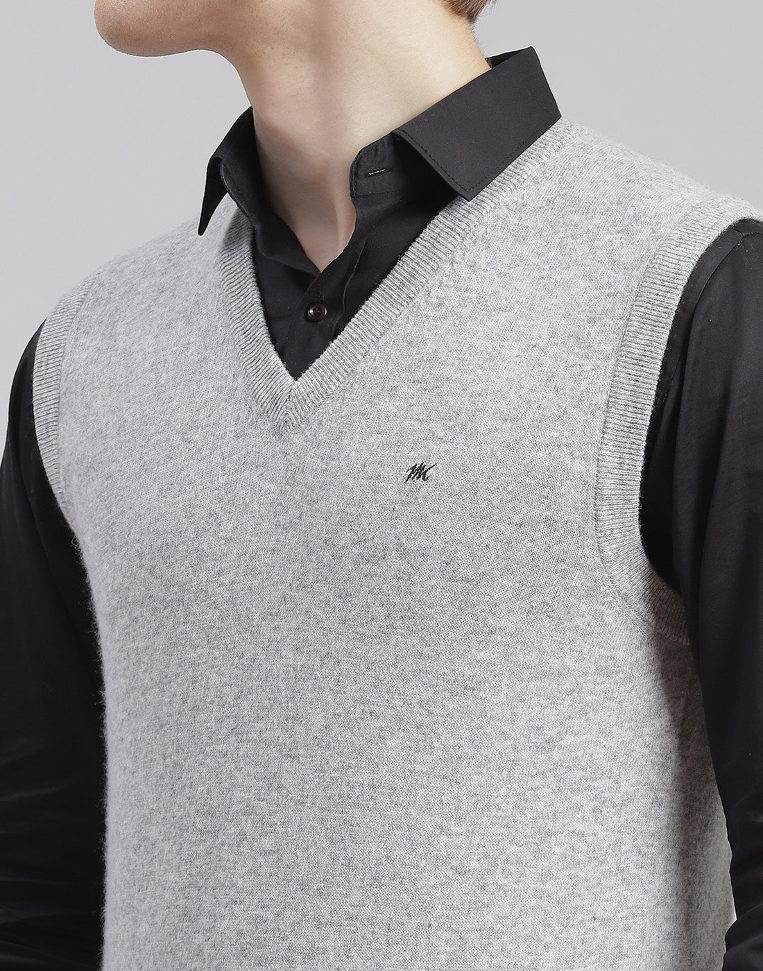 Men Grey Solid V Neck Sleeveless Sweater - Image 7
