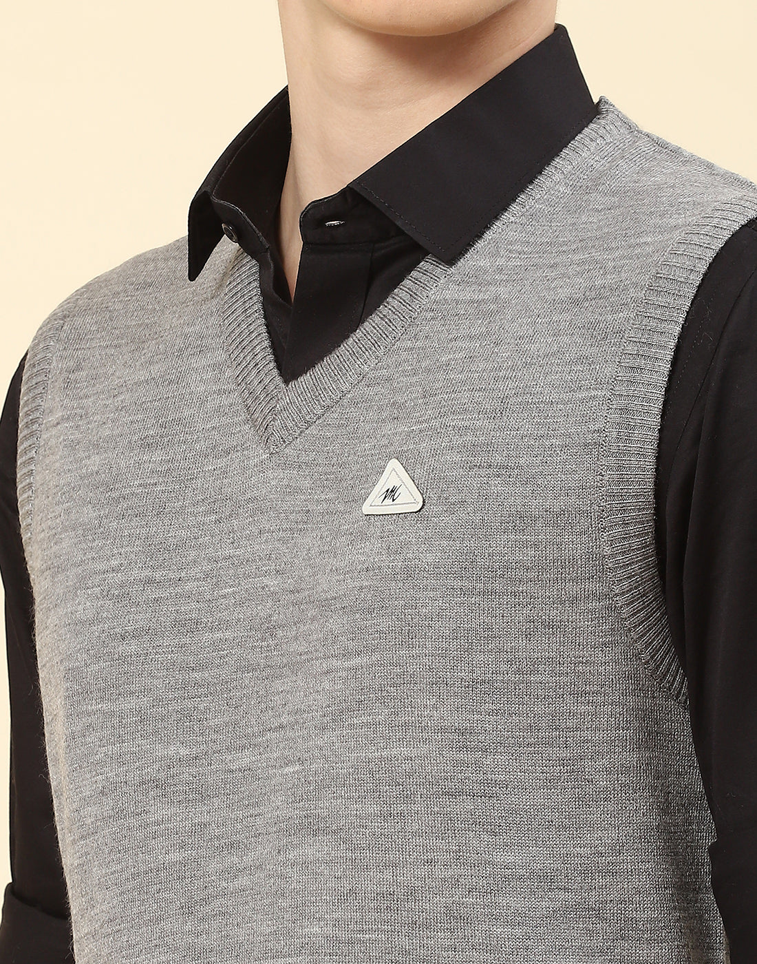 Men Grey Solid V Neck Sleeveless Sweater - Image 6