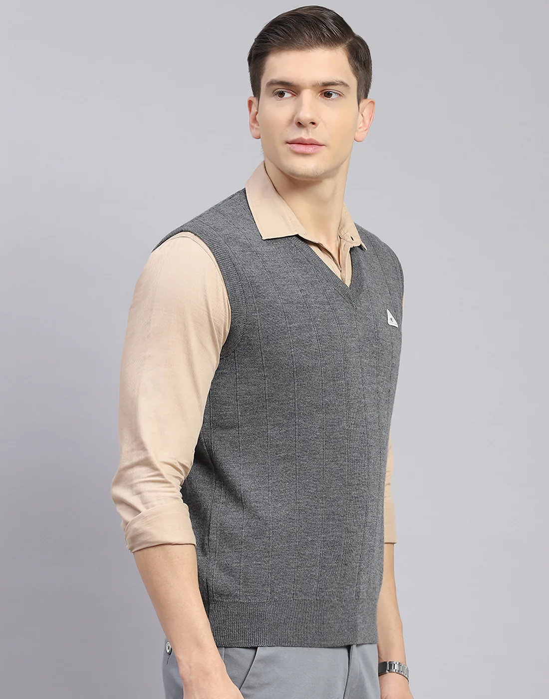 Men Grey Solid V Neck Sleeveless Sweater - Image 5